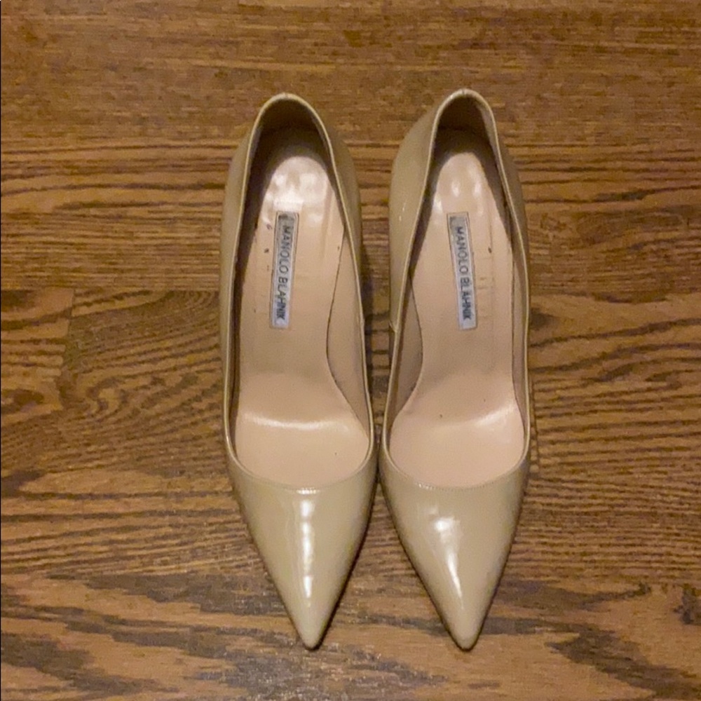 Manolo Blahnik Nude Patent Leather Pumps